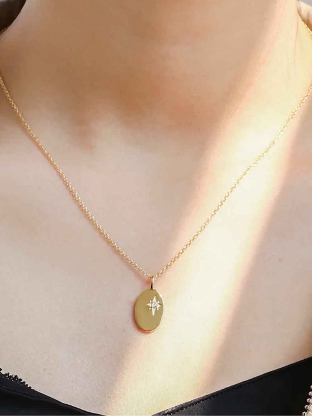 Gold Starburst Pendant Necklace NWT 18KT Gold Plated - Picture 2 of 3
